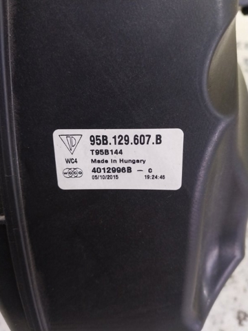 Корпус воздушного фильтра, правый 95B129607B VAG