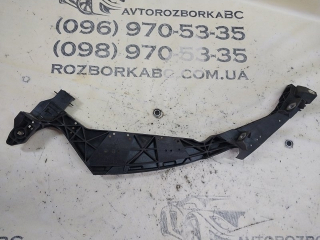 Направляющая переднего бампера, правая 95B807890C VAG