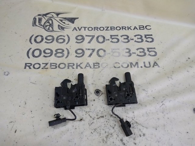 VAG 95B823509A Замок капота в наличии Житомир