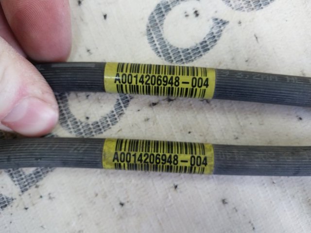 Гибкая тормозная трубка задняя A0014206948 MERCEDES