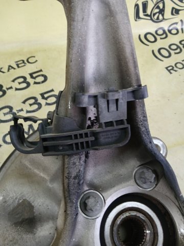 MERCEDES A1663301020 Цапфа (поворотный кулак) передний правый в наличии Киев