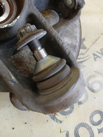 Кулак поворотный правый A1663500508 MERCEDES