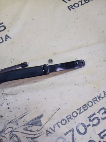 Поводок стеклоочистителя A1668200744 MERCEDES