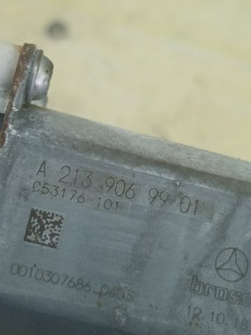 Мотор стеклоподъемника двери передней, левой A2139069901 MERCEDES