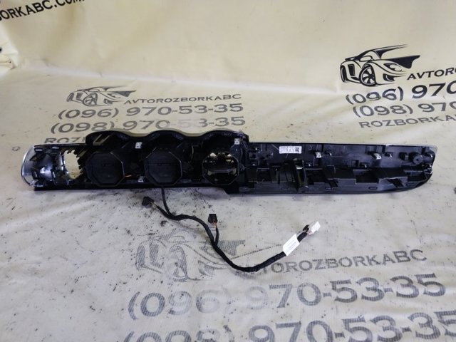 A2476805902 MERCEDES Молдинг (накладка) приборной панели "торпедо" правый купить в Киев