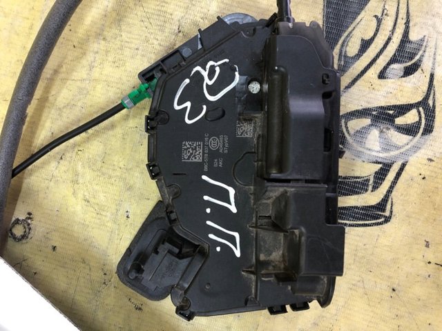 Внутренний дверной замок B6C5TB837016C VAG