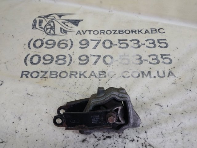Нижняя подушка двигателя BJ326L063AA LAND ROVER