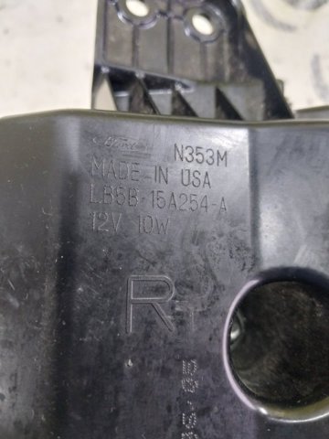 LB5Z15200E Фара противотуманная правая купить Николаев