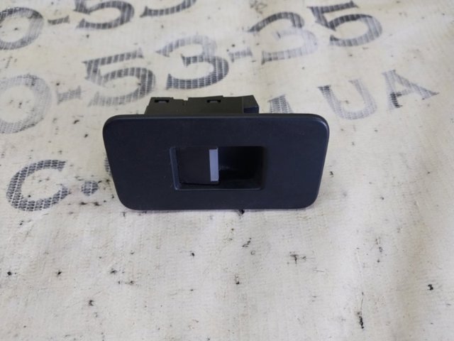 Кнопка стеклоподъемника передняя правая LR059773 LAND ROVER