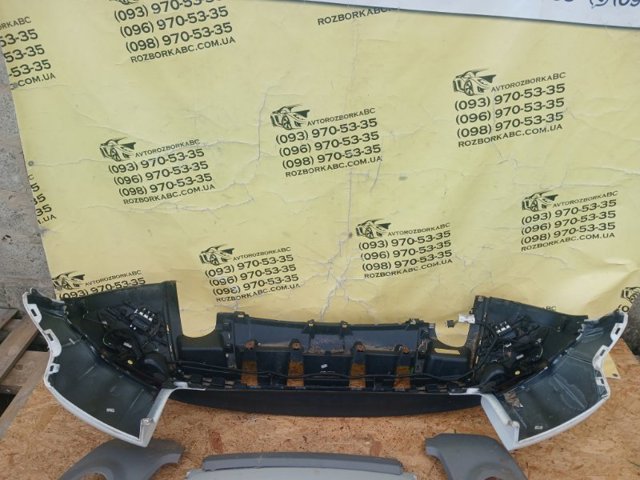 Задний бампер LR074963 LAND ROVER