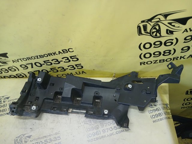 LAND ROVER LR104903 в наличии Павлоград