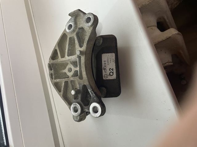 A2042400618 MERCEDES Подушка коробки передач купить в Житомир