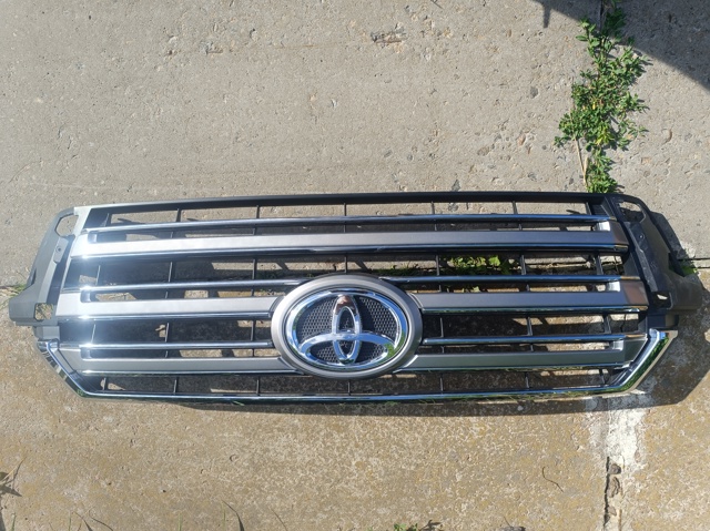 TOYOTA 5310160D20 Решетка радиатора в наличии Николаев