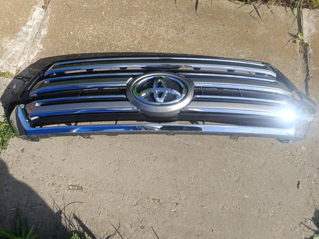 Решетка радиатора 5310160D20 TOYOTA