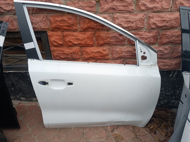 Пассажирская передняя дверь 76004D9000 HYUNDAI