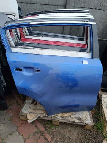 Дверь задняя, правая 77004F1000 HYUNDAI