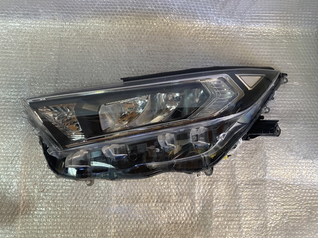 Фара дальнего света в сборе Toyota RAV4 5