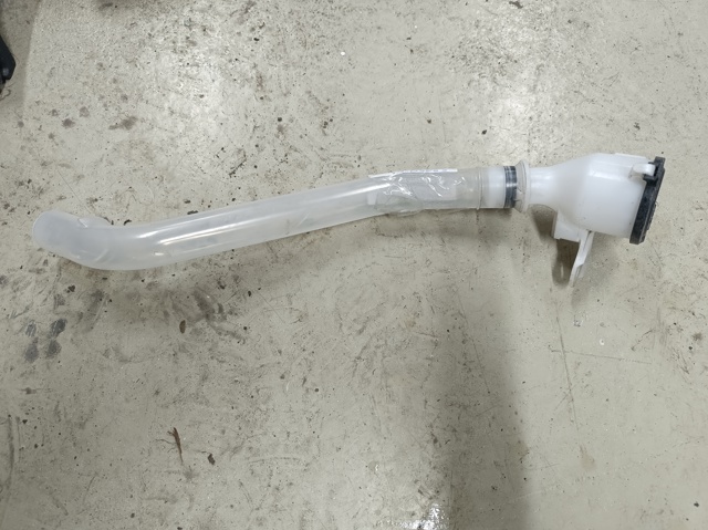 Горловина бачка омывателя 8530142031 TOYOTA