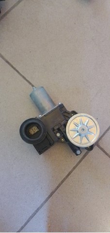 8571042140 TOYOTA Мотор стеклоподъемника двери передней правой купить в Житомир