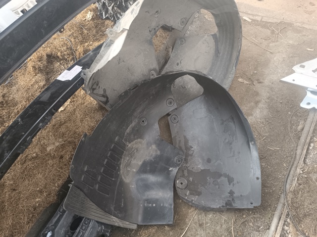 Локер передний левый 86811F1500 HYUNDAI