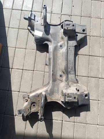 Балка передней подвески 9807026580 PEUGEOT