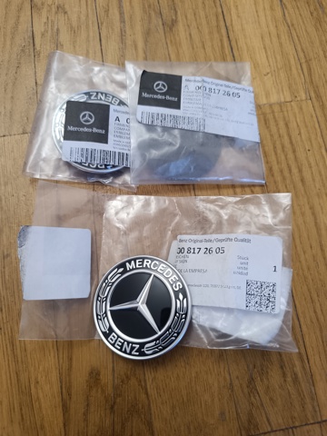 Фирменный значек капота A0008172605 MERCEDES