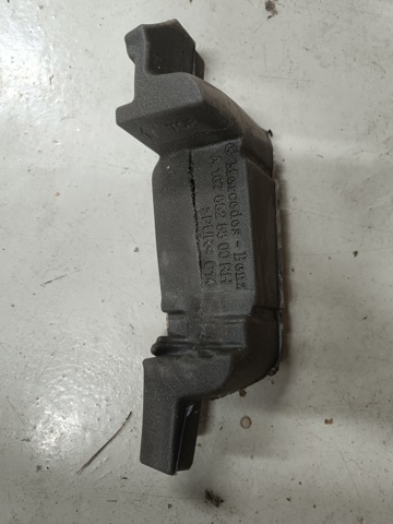 A1676825800 Mercedes