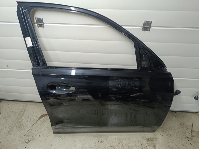 Пассажирская передняя дверь A1677200600 MERCEDES