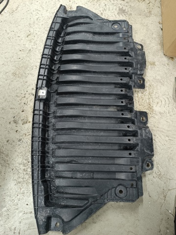 MERCEDES A2135200200 Защита бампера переднего в наличии Черновцы
