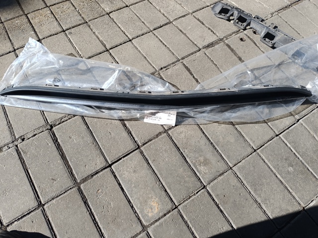Сплитер переднего бампера A2138850100 MERCEDES