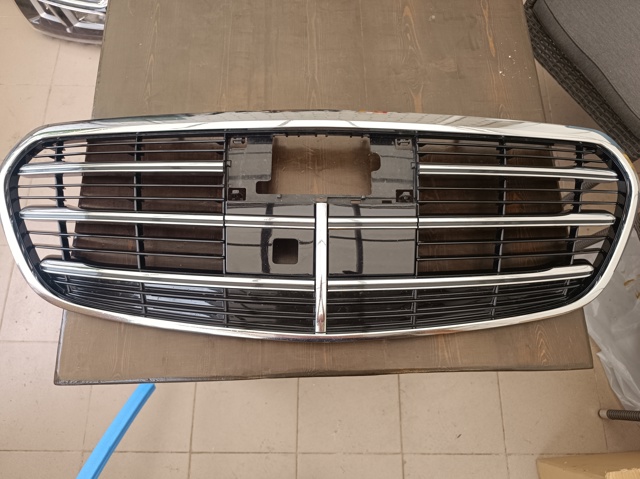 Решетка радиатора A2238804100 MERCEDES