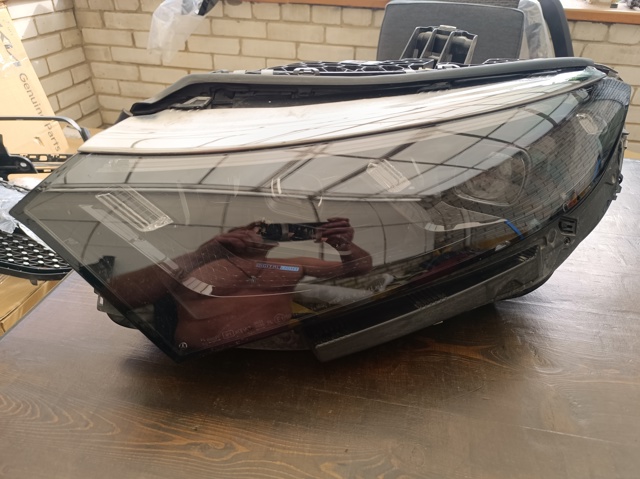 Вставка фары правой A2979068402 MERCEDES