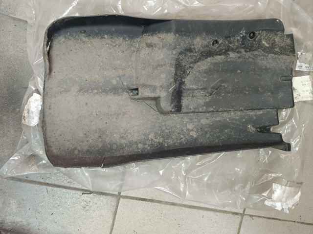 A9078891300 MERCEDES Брызговик задний правый купить в Львов