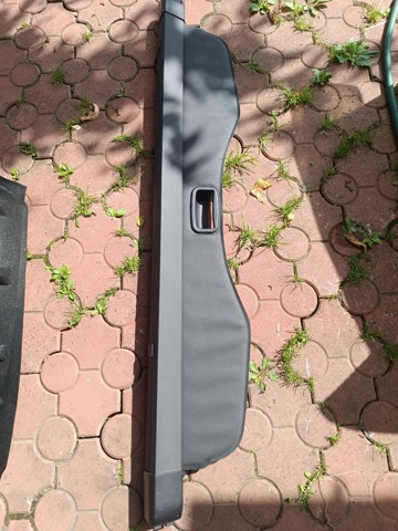 Каркасная шторка багажного отсека LR023642 LAND ROVER