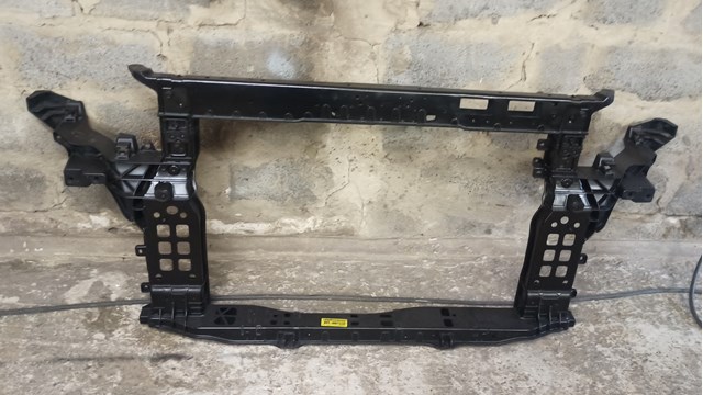 Кронштейн для радиатора 64101C6000 HYUNDAI
