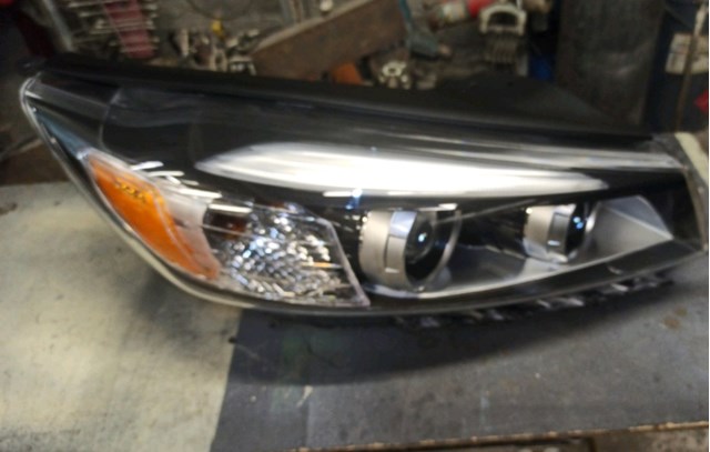 Правая блок фара 92102C6000 HYUNDAI