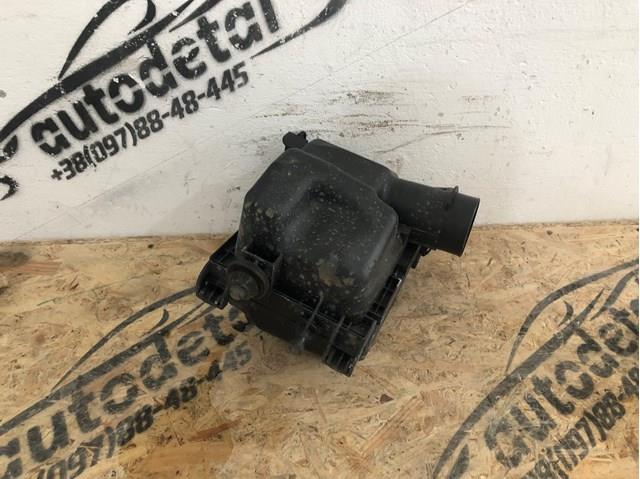 Корпус воздушного фильтра, нижняя часть 165281KA0B NISSAN