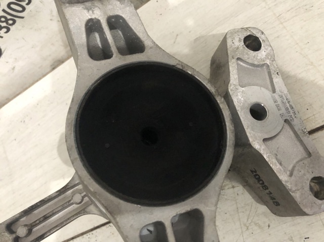 HYUNDAI 21860K4000 Правая подушка двигателя в наличии Киев