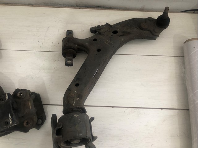 Нижний правый рычаг передней подвески 51350T1GE01 HONDA