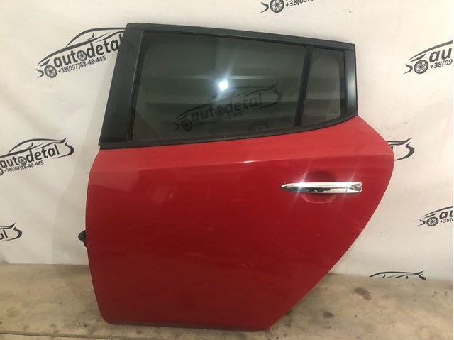 Дверь задняя 821013NF0A NISSAN