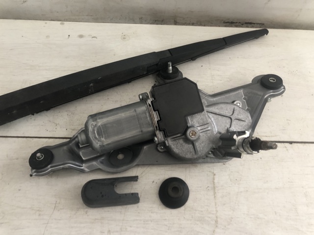 Моторчик заднего стеклоочистителя 8513048030 TOYOTA