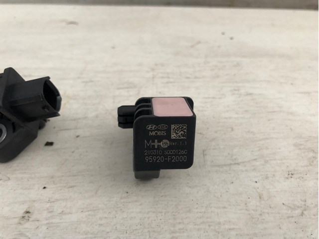 Датчик Эйрбэг передний 95920F2000 HYUNDAI