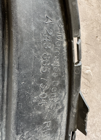 MERCEDES A2438857301 Решетка бампера переднего правая в наличии Тернополь