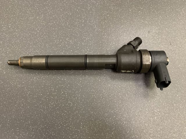 Форсунка дизельная в сборе Фиат Добло I