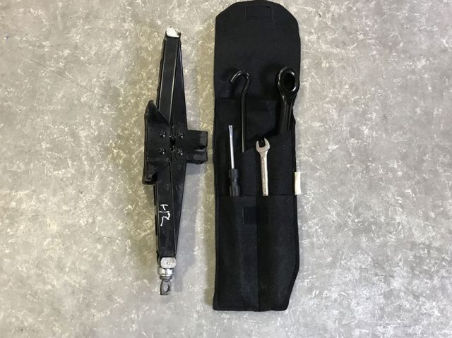 Подъемник гидравлический 09110D3000 HYUNDAI