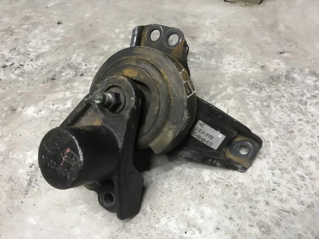 218102P950 HYUNDAI Подушка (опора) двигателя правая купить в Чернигов