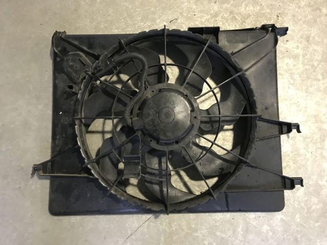 Диффузор радиатора охлаждения в сборе с мотором 253803K728 HYUNDAI