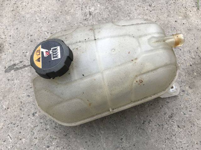 Расширительный бачок охлаждения 25430L0500 HYUNDAI