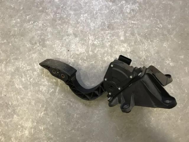 Педаль акселератора 327003K350 HYUNDAI