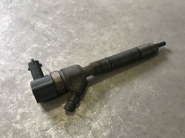 Клапанная форсунка 338002A800 HYUNDAI